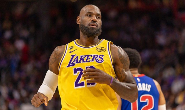 AG体育官方网站-NBA传闻：尼克斯内部人士向ESPN透露勒布朗·詹姆斯的转会传闻