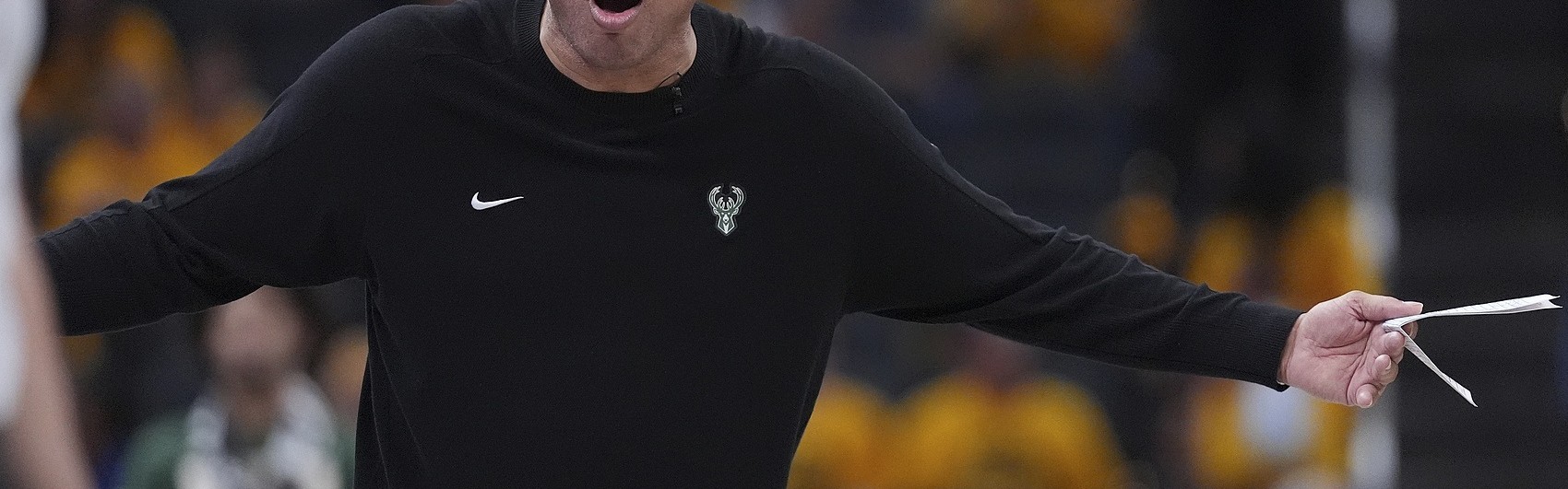 AG体育官方网站-老里：今年阵容构建只能用底薪合同 只能指望全员健康&amp;表现超预期