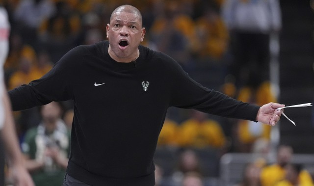 AG体育官方网站-老里：今年阵容构建只能用底薪合同 只能指望全员健康&amp;表现超预期