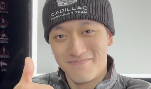 跟随凯迪拉克车队季前测试，周冠宇：期待新赛季带来更多精彩